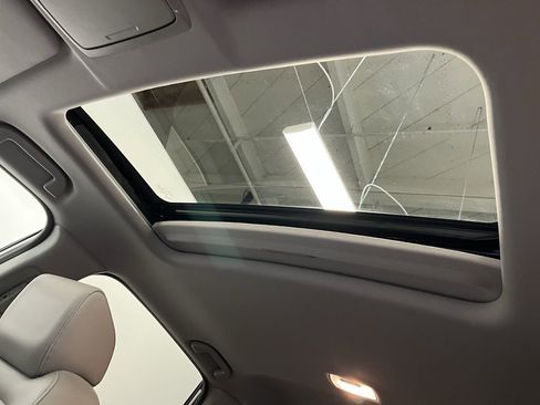 Used 2021 Honda CR-V Touring image 10