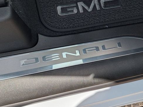New 2026 GMC Sierra 1500 Denali w/ Denali Reserve Package AWD/4WD image 23