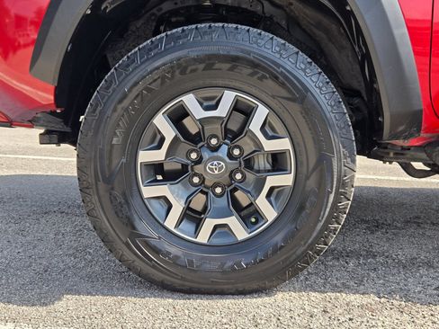 Used 2021 Toyota Tacoma TRD Off-Road w/ Technology Package AWD/4WD image 27