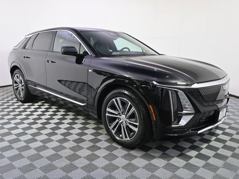 New 2026 Cadillac Lyriq Luxury w/ LPO, Floor Liner Package AWD/4WD image 8