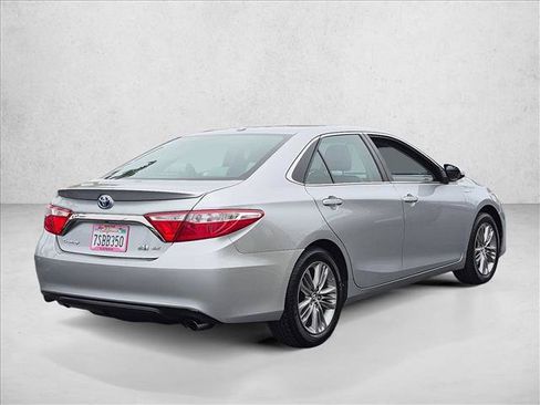 Used 2016 Toyota Camry SE w/ Moonroof Package FWD image 5