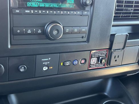 New 2025 Chevrolet Express 2500 Work Van w/ Communications Package image 17