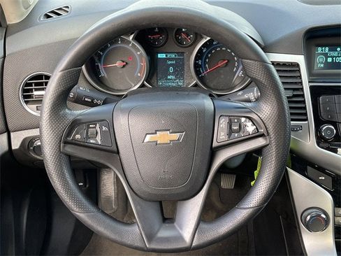 Used 2015 Chevrolet Cruze LT image 13