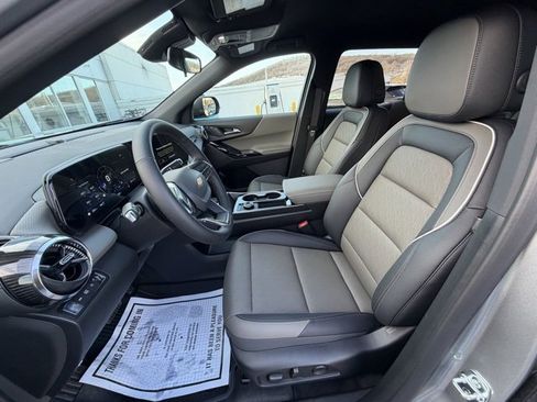 New 2026 Chevrolet Equinox LT w/ Convenience Package II image 32