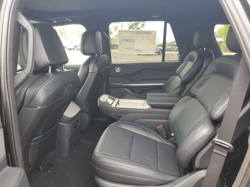 New 2027 Lincoln Navigator Reserve w/ Jet Appearance Package AWD/4WD image 27