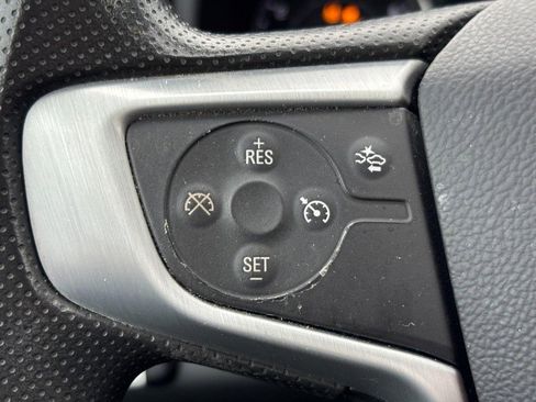 Used 2023 GMC Terrain SLE image 17