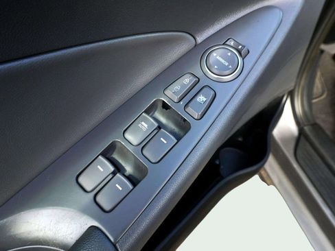 Used 2011 Hyundai Sonata SE w/ Navigation & Sunroof Pkg 4 FWD image 15