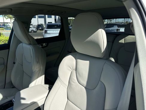 New 2026 Volvo XC60 T8 Ultra w/ Climate Package AWD/4WD image 15