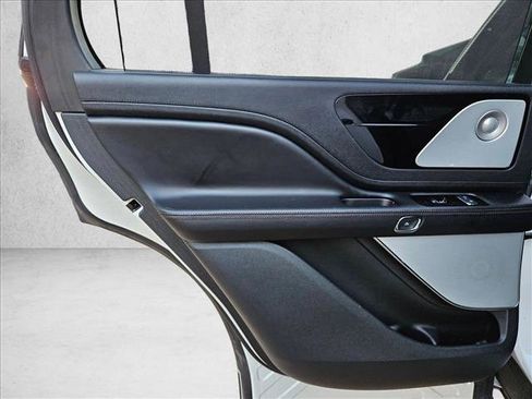 Used 2023 Lincoln Aviator Reserve w/ Equipment Group 201A image 23