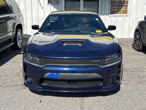Used 2016 Dodge Charger SRT w/ Technology Group image 4