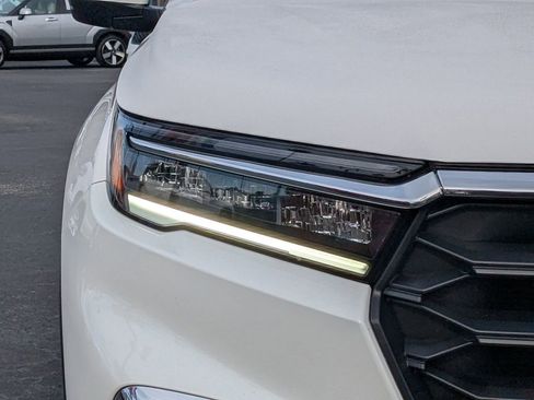 Used 2025 Honda Pilot EX-L image 10