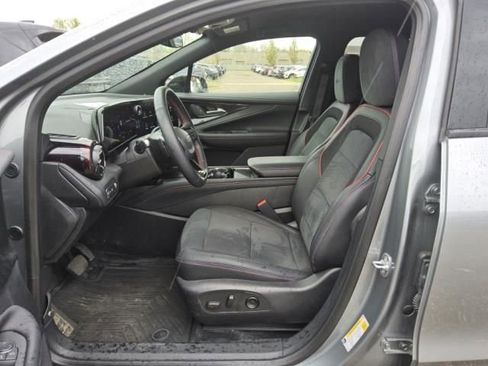 Used 2025 Chevrolet Blazer EV RS AWD/4WD image 8