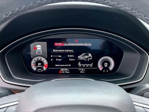 Used 2021 Audi Q5 Prestige w/ Prestige Package image 25