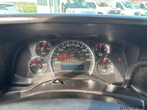 Used 2016 Chevrolet Express 2500 RWD image 18