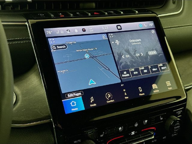 Used 2023 Jeep Grand Cherokee Overland w/ Rear Seat Video Group I AWD/4WD image 13