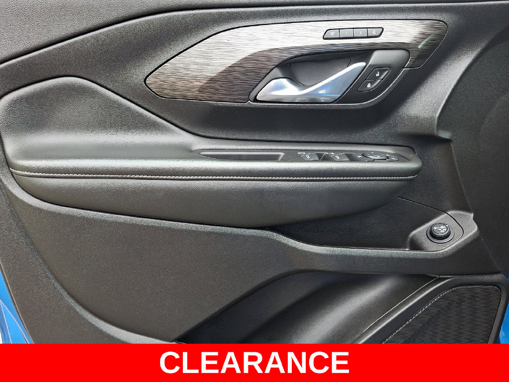 Used 2024 GMC Terrain SLT AWD/4WD image 13