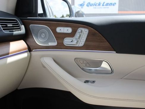 Used 2024 Mercedes-Benz GLS 450 4MATIC image 21