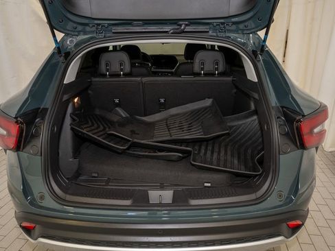 Used 2025 Chevrolet Trax LT w/ Driver Confidence Package image 5