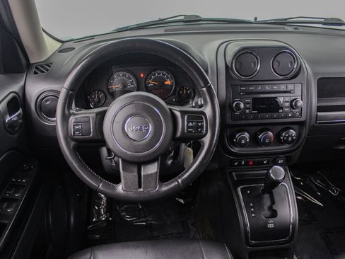 Used 2017 Jeep Patriot High Altitude AWD/4WD image 28