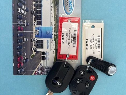 Used 2010 Ford Escape XLT AWD/4WD image 4