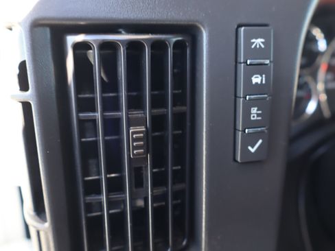 Used 2025 Chevrolet Express 3500 LS image 17