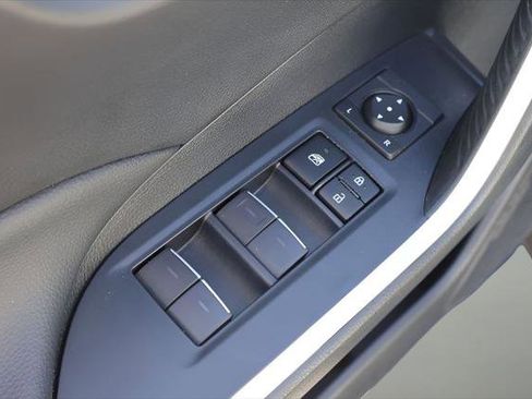 Used 2022 Toyota RAV4 XLE Premium image 13