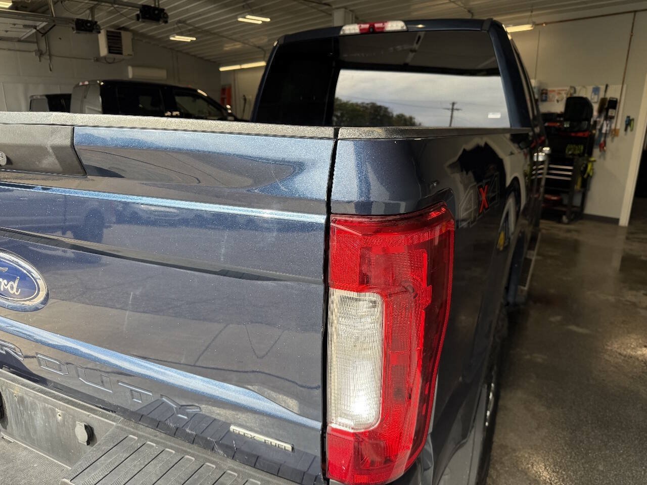 Used 2017 Ford F250 XLT w/ XLT Premium Package AWD/4WD image 5