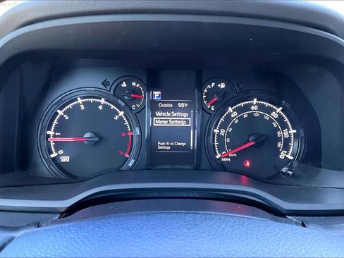 Used 2022 Toyota 4Runner SR5 Premium w/ Moonroof Package RWD image 25