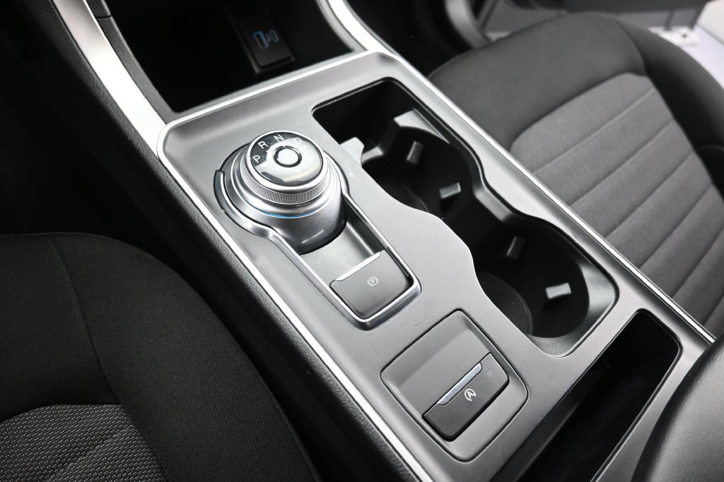 Used 2024 Ford Edge SE w/ Black Appearance Package AWD/4WD image 3