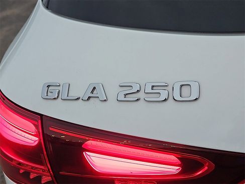 Used 2025 Mercedes-Benz GLA 250 image 14