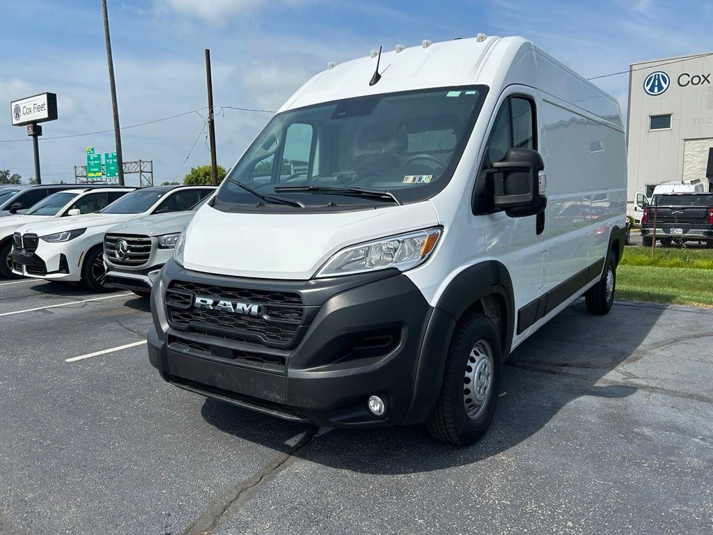 Used 2025 RAM ProMaster 2500 w/ Convenience Group FWD image 2