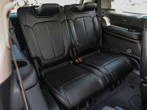 Used 2022 Jeep Grand Cherokee L Limited w/ Luxury Tech Group II AWD/4WD image 52