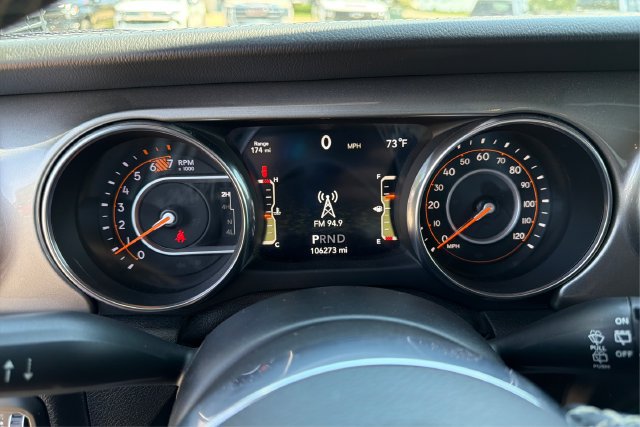 Used 2019 Jeep Wrangler Unlimited Sahara AWD/4WD image 11