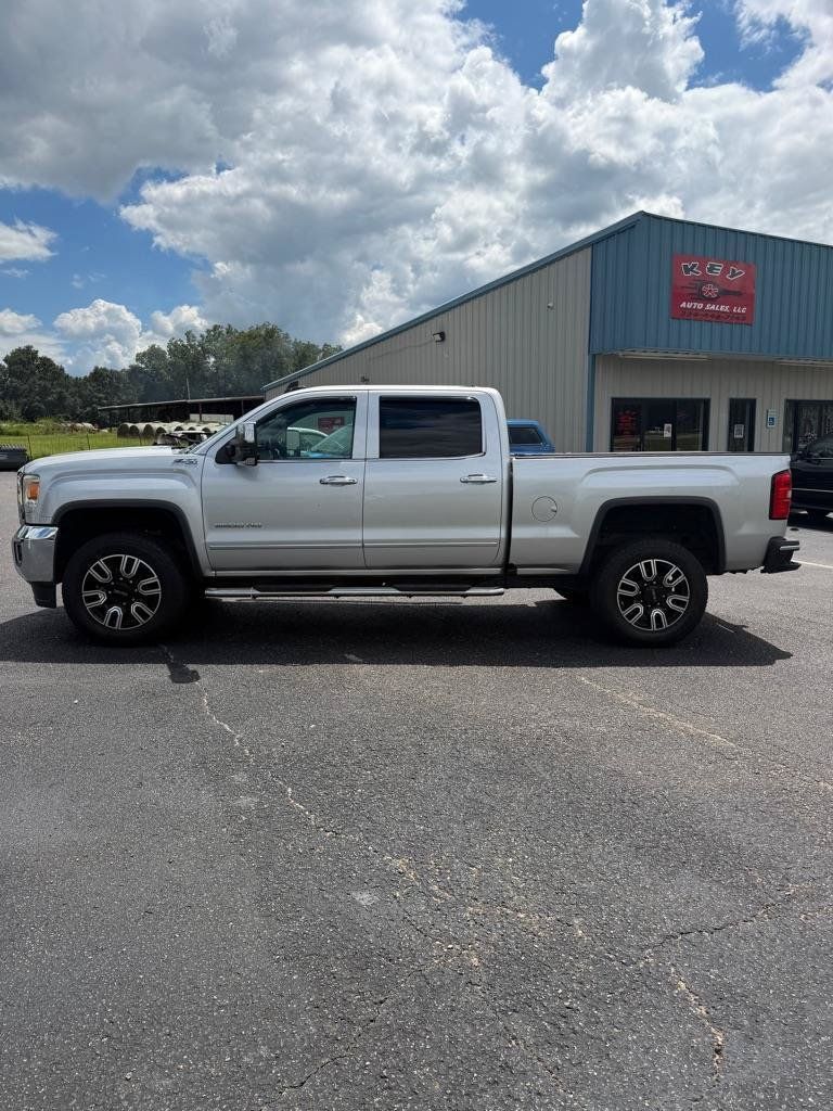Used 2017 GMC Sierra 2500 SLT w/ Suspension Package, Off-Road AWD/4WD image 4