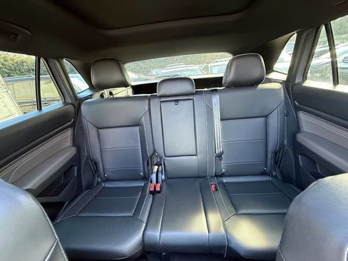 Used 2021 Volkswagen Atlas Cross Sport SE w/ Panoramic Sunroof Package image 12