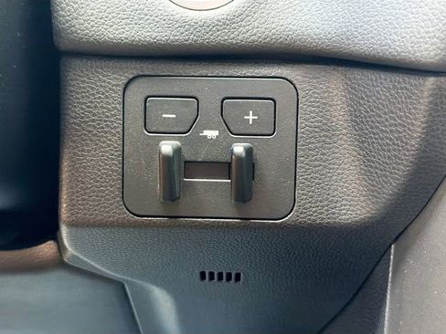 Used 2024 Toyota Tundra Limited AWD/4WD image 47