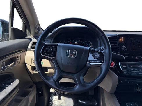 Used 2019 Honda Pilot Touring image 12