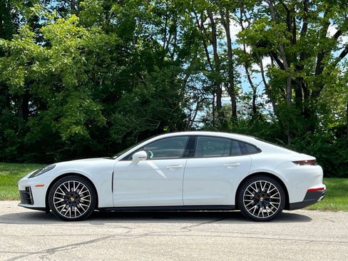 Certified 2026 Porsche Panamera 4 AWD/4WD image 2