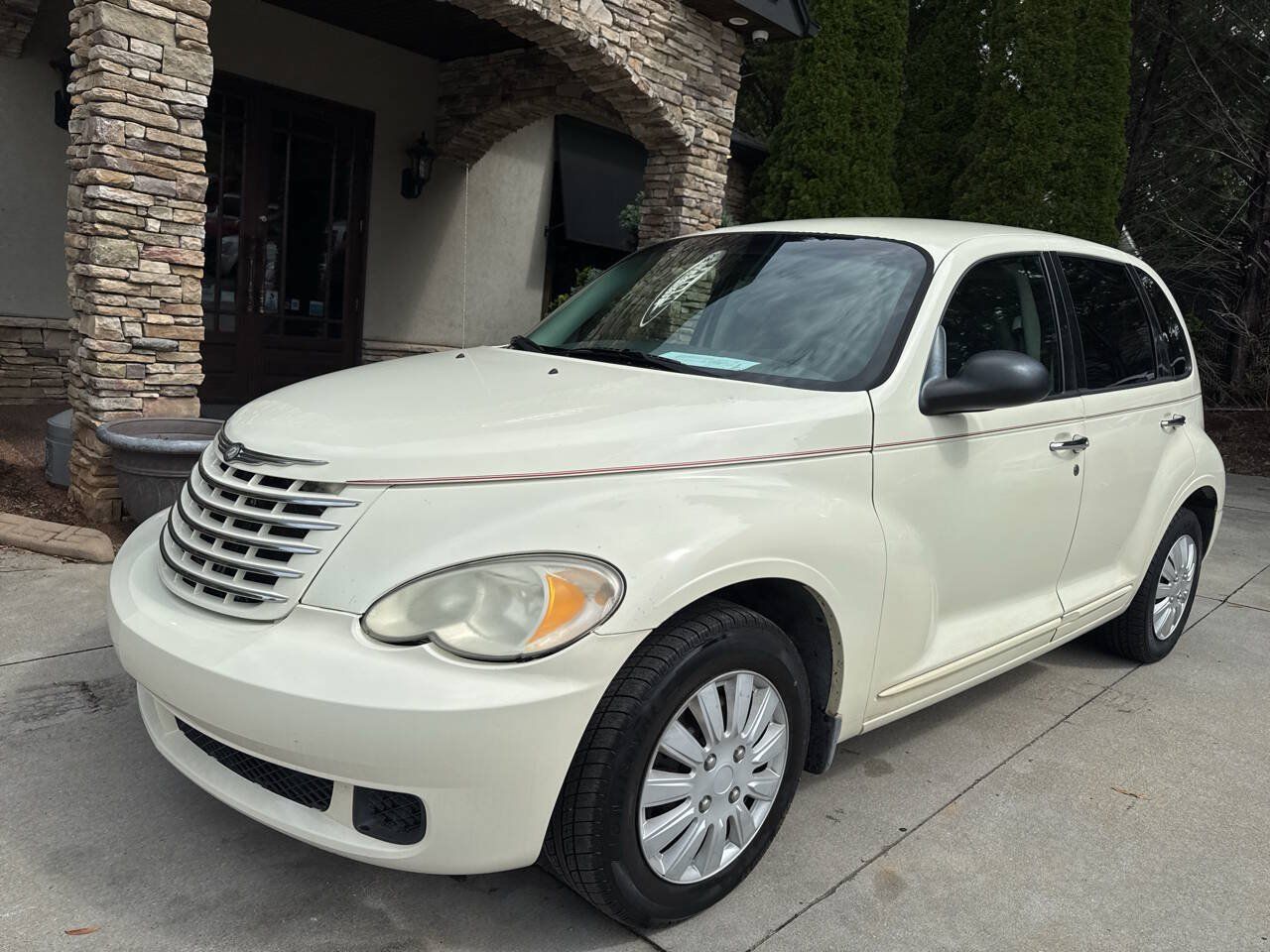 Used 2007 Chrysler PT Cruiser Touring FWD image 2