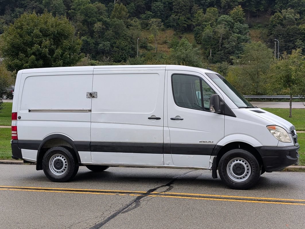Used 2008 Dodge Sprinter 2500 RWD image 3