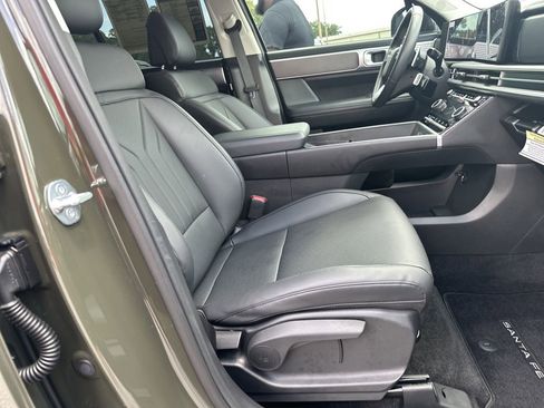 Used 2025 Hyundai Santa Fe SEL FWD image 29