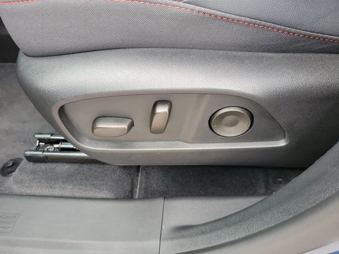 Used 2025 Chevrolet Equinox RS w/ Safety and Technology Package FWD image 11