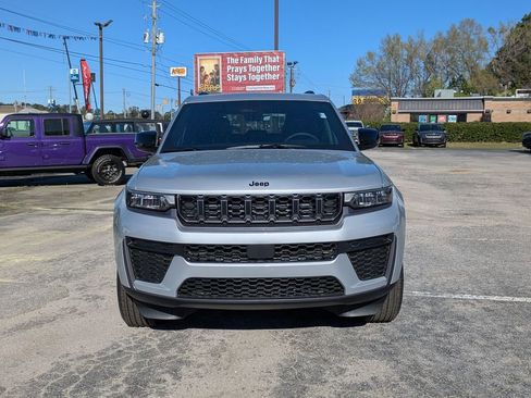 New 2026 Jeep Grand Cherokee Altitude RWD image 8