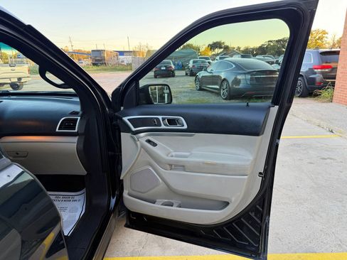 Used 2012 Ford Explorer XLT image 37