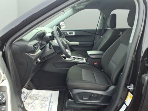 Used 2024 Ford Explorer XLT AWD/4WD image 24