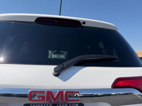 Used 2017 GMC Acadia Denali w/ Technology Package FWD image 16