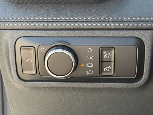 Used 2025 Ford Mustang Premium image 27