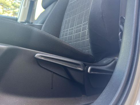 Used 2024 Honda HR-V LX image 3