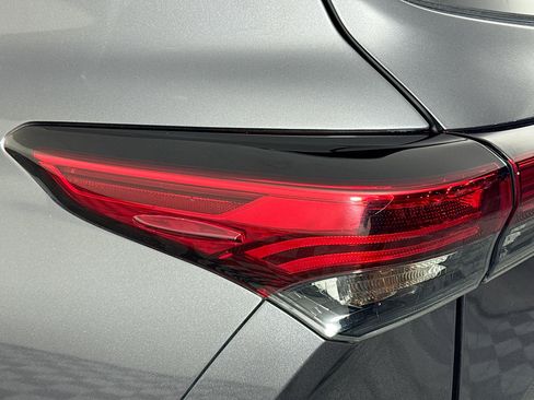 Used 2020 Toyota Highlander Platinum image 35