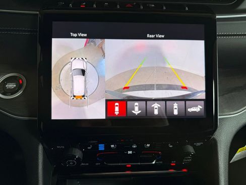 New 2025 Jeep Grand Cherokee Limited w/ Luxury Tech Group II image 21